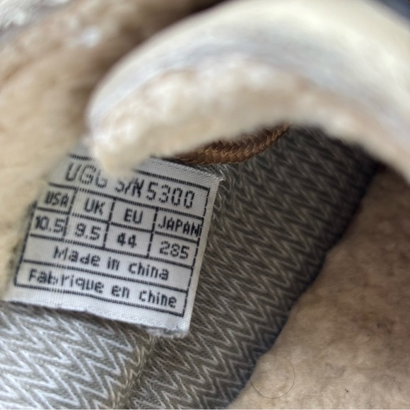 UGG Cream and Brown Lace-Up Duck Boots size 10.5 - Picture 2 of 10